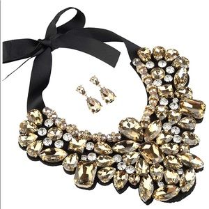 Statement necklace Bold with matching earrings